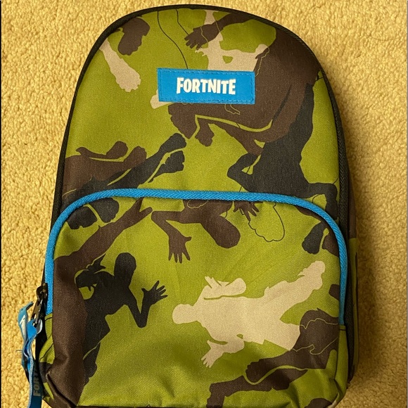 Sony Other - FORTNITE LUNCH TOTE-COOL GRAPHICS-ZIPPERS ALL WORK PERFECTLY & OPEN ALL THE WAY